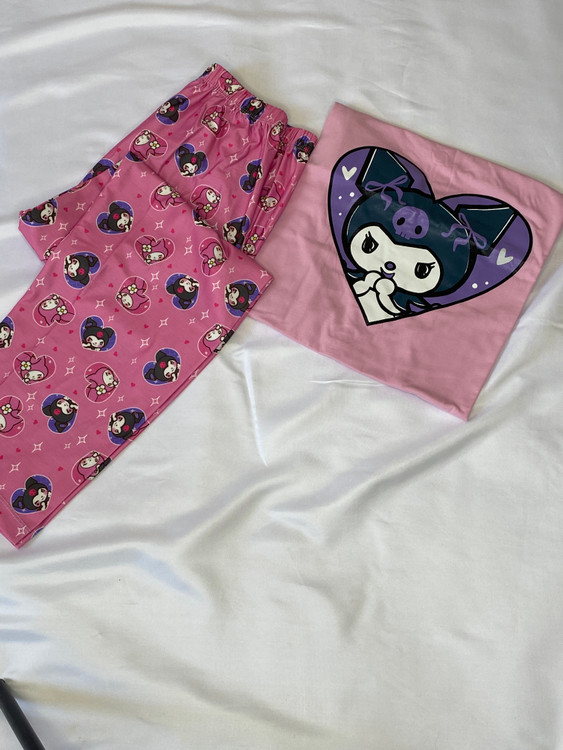 ست تیشرت و شلوار انیمیشنی طرح کرومی ،دخترانه ،فری سایز تا ۴۴