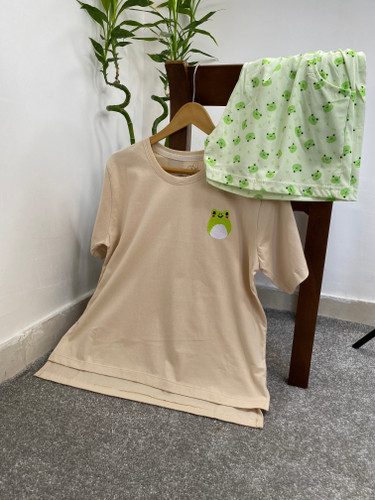 ست تیشرت و شورتک /عروسکی /جنس نخ پنبه /فری سایز /زنانه